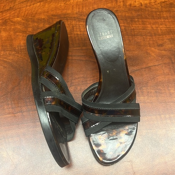 Stuart Weiztman tortoise patent wedge sandals - Picture 2 of 10